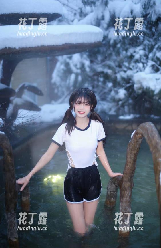 探索Choi Ji Yun的约尔·福杰红裙，网盘中全套作品等你来发现，时尚摄影的完美呈现！.txt